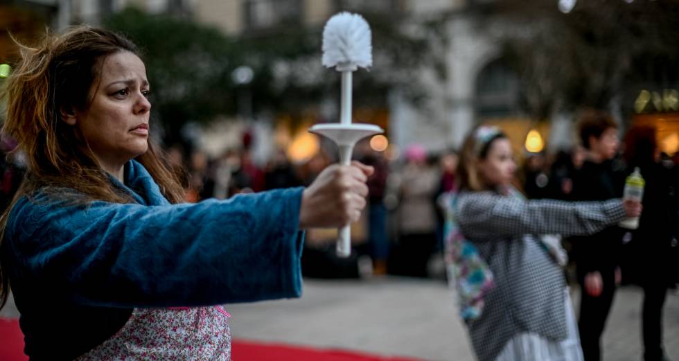 Δυναμικές διαδηλώσεις για τη μέρα της γυναίκας