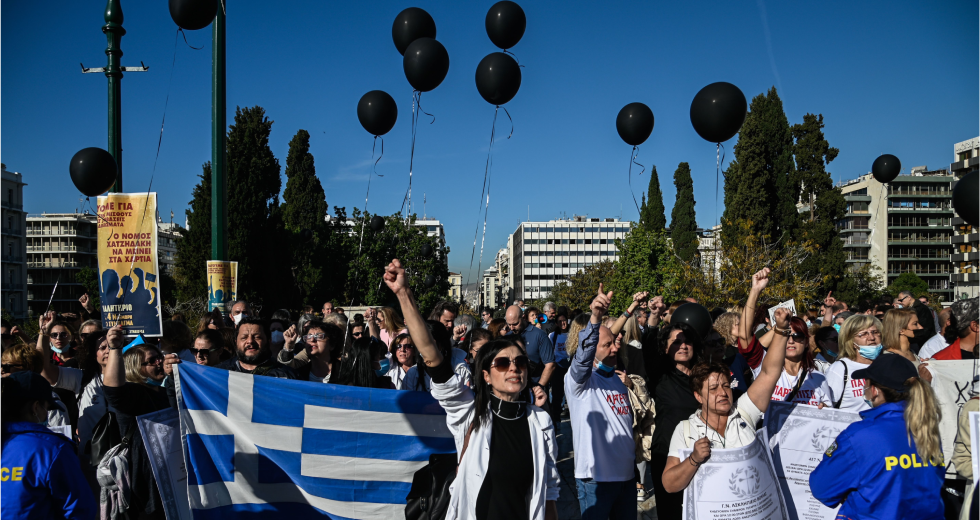 Βροντερό «όχι» στις αναστολές των υγειονομικών