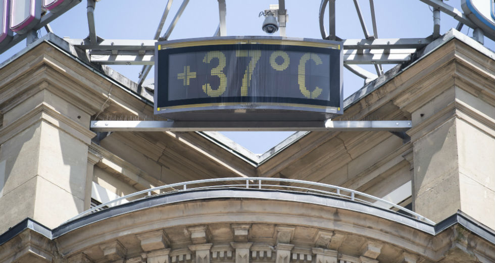 Καμίνι η Δυτική Ευρώπη με θερμοκρασίες άνω των 40 βαθμών