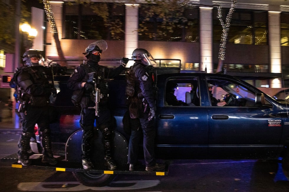 Σε εκρηκτικό κλίμα η κοινωνία των ΗΠΑ εν αναμονή του τελικού αποτελέσματος