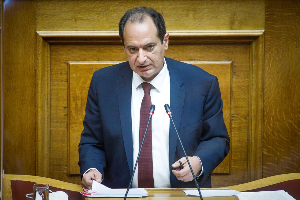 Ζητούν εξηγήσεις για τις παρακολουθήσεις της ΕΥΠ