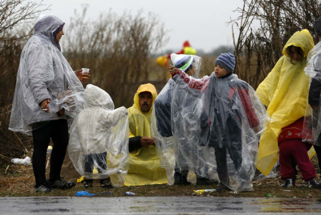 Αντιμέτωποι με τον φόβο, την πείνα και τώρα τη βροχή