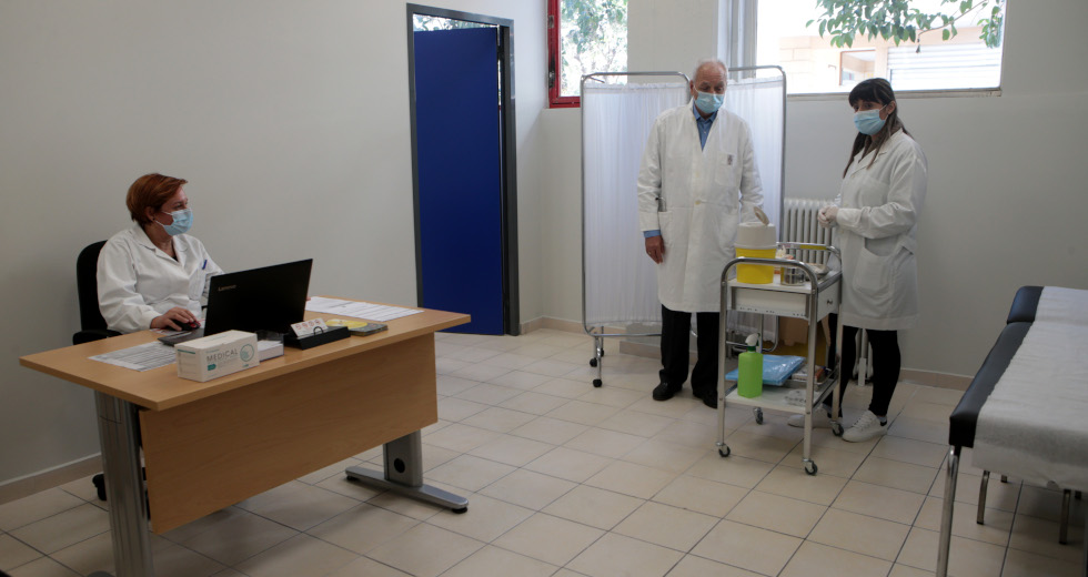 Έτσι θα είναι τα ιατρεία εμβολιασμού κατά της covid-19