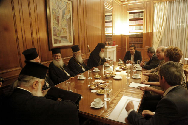 Μοχλός διεκδίκησης ρόλου τα θρησκευτικά για τον Ιερώνυμο