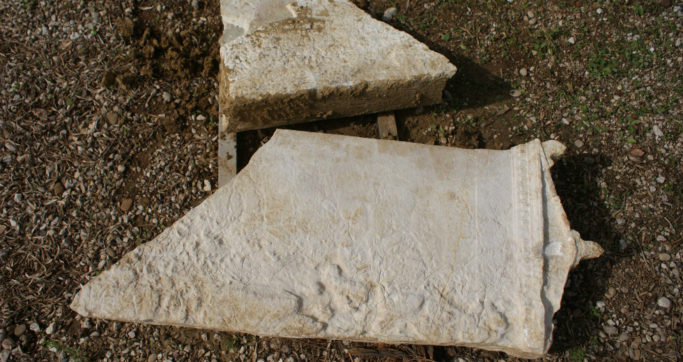Ήρθαν στο φως 8 αρχαίοι τάφοι στην Ηλεία