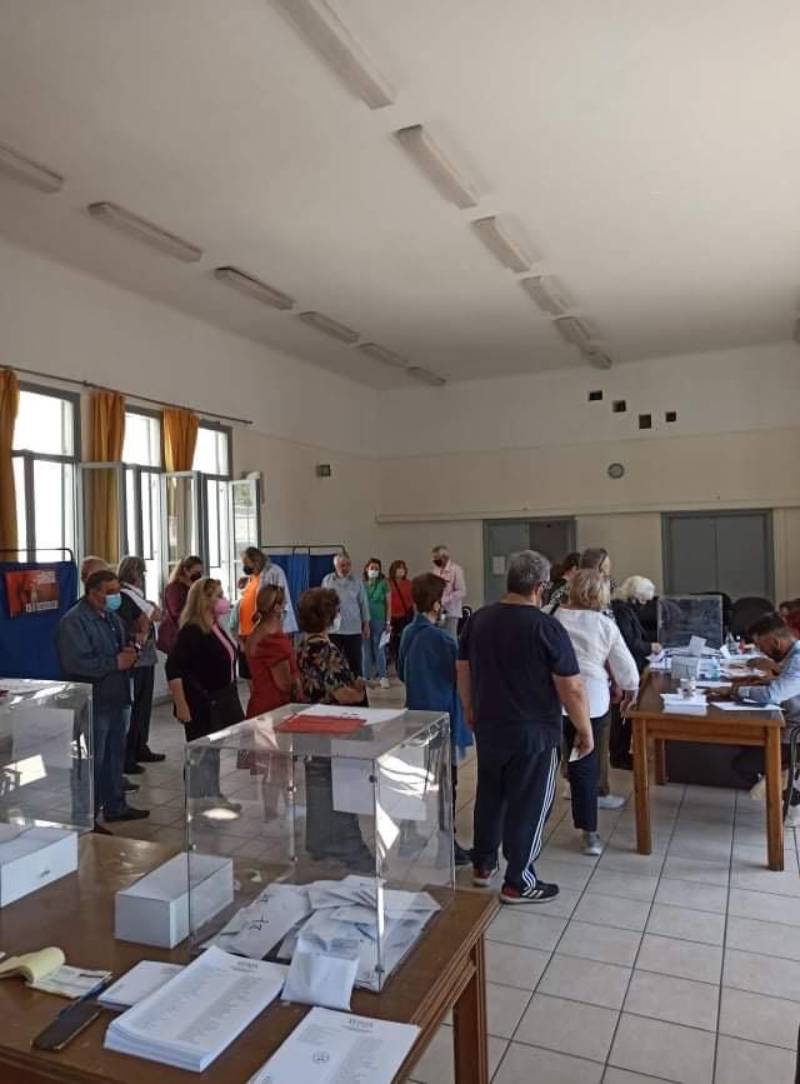 Στιγμιότυπα απ’ τις εκλογές στον ΣΥΡΙΖΑ-ΠΣ
