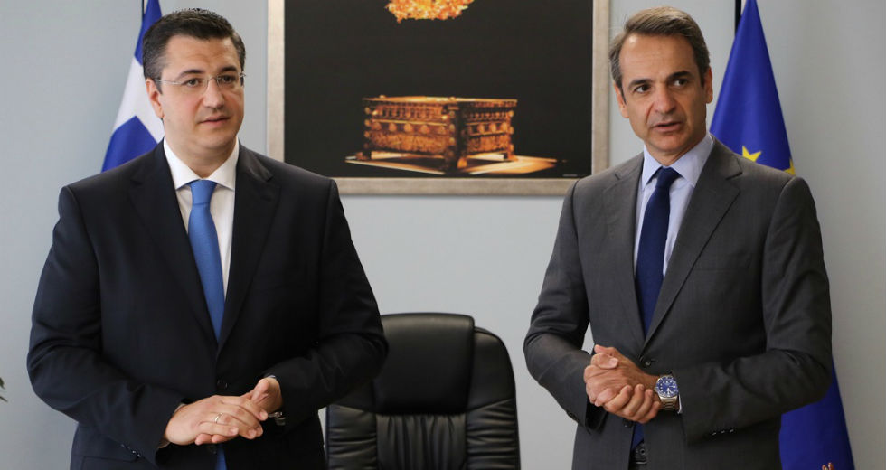 Η συνάντηση του πρωθυπουργού με τον περιφερειάρχη… αλλιώς