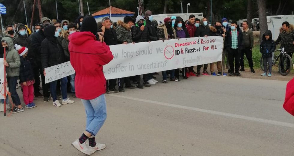 Διέλυσαν με χημικά την κινητοποίηση των προσφύγων στη Ριτσώνα [Βίντεο]
