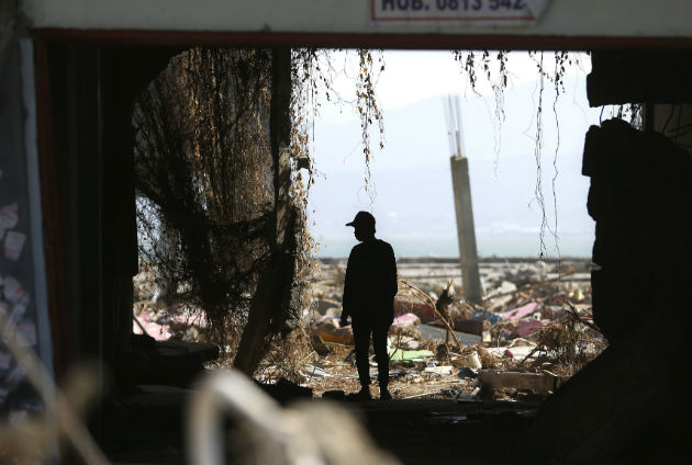 Σχεδόν 2.000 οι νεκροί στην Ινδονησία, 5.000 οι αγνοούμενοι