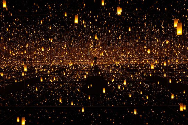 Τα καλειδοσκοπικά σύμπαντα της Yayoi Kusama