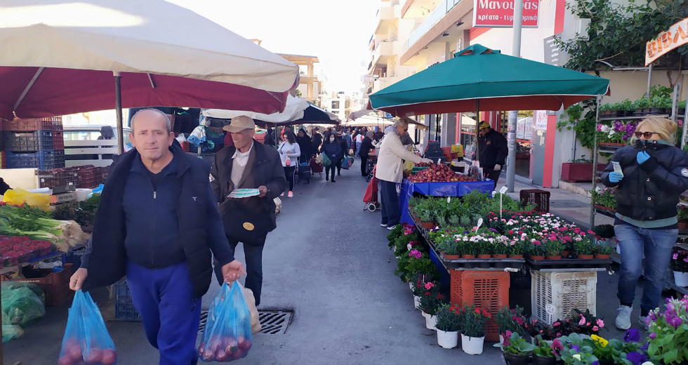 Κρήτη: Πολυκοσμία στις λαϊκές αγορές