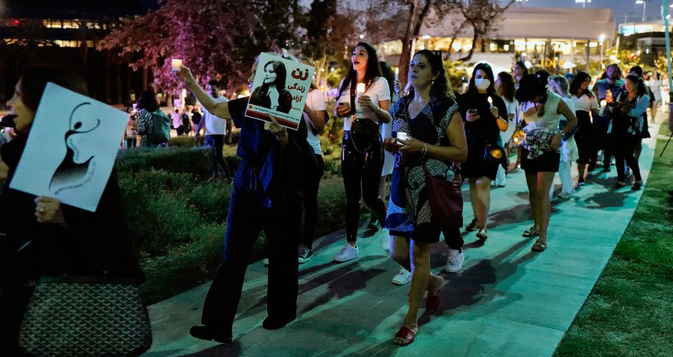 Διεθνοποιείται το κίνημα για την Αμινί – Ασταμάτητη η εξέγερση στο Ιράν