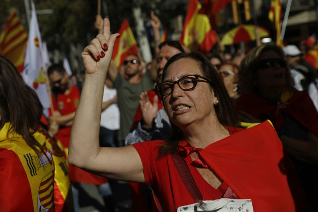 Μεγάλη διαδήλωση υπέρ της ενότητας στη Βαρκελώνη