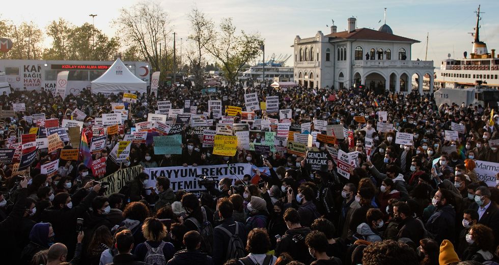 Δεκάδες συλλήψεις φοιτητών που αντιδρούν στον διορισμό πρύτανη στην Κωνσταντινούπολη