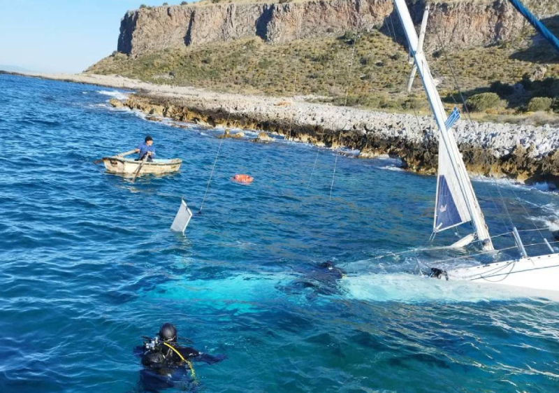 Ιστιοφόρο με πρόσφυγες-μετανάστες προσάραξε στη Λακωνία – Ένας νεκρός