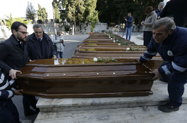 26 φέρετρα χωρίς όνομα