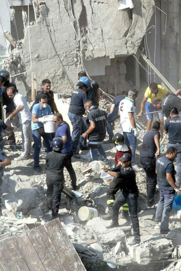 Νάπολη: Ανασύρθηκαν νεκροί από το κτιρίου που κατέρρευσε