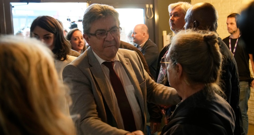 Νικήτρια η αποχή, θρίλερ για το αποτέλεσμα