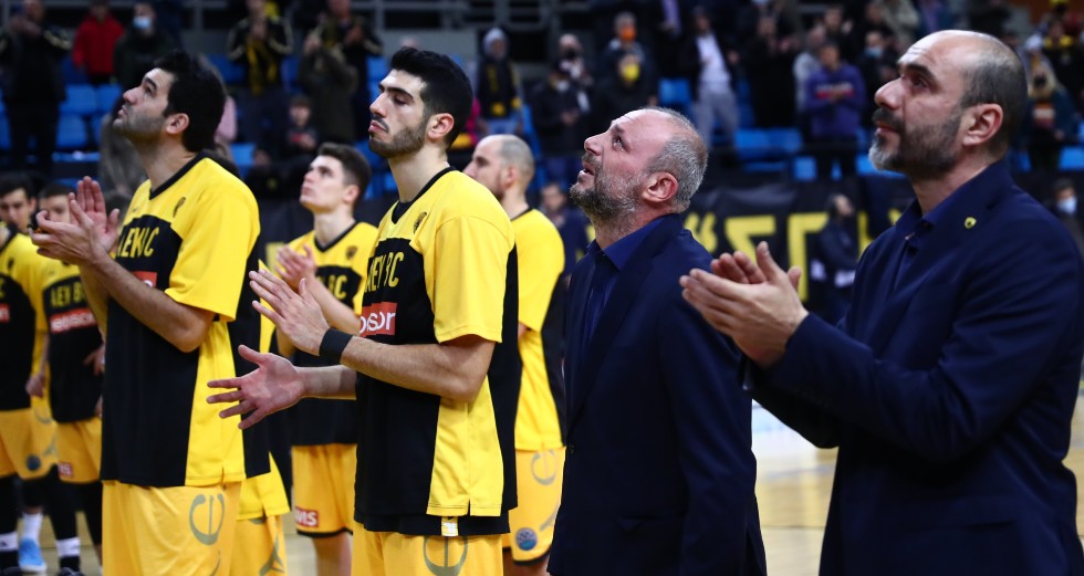 Συγκίνηση στην απόσυρση της φανέλας του Γέλοβατς