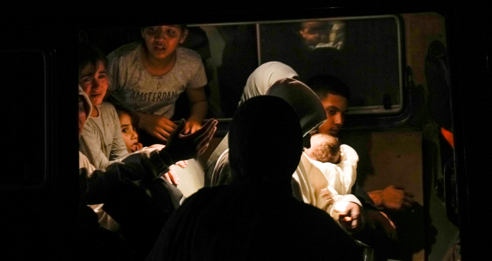 Χιλιάδες εκτοπισμένοι από την μεγαλύτερη επιδρομή του Ισραήλ εδώ και 20 χρόνια