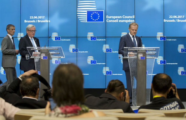 Παζάρια για Brexit και γαλλογερμανική σύμπνοια