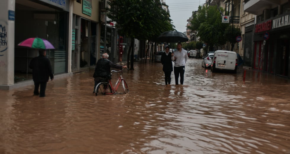 Τι αφήνει πίσω του ο «Ιανός»: Καταστροφές, θύματα και αγνοούμενοι