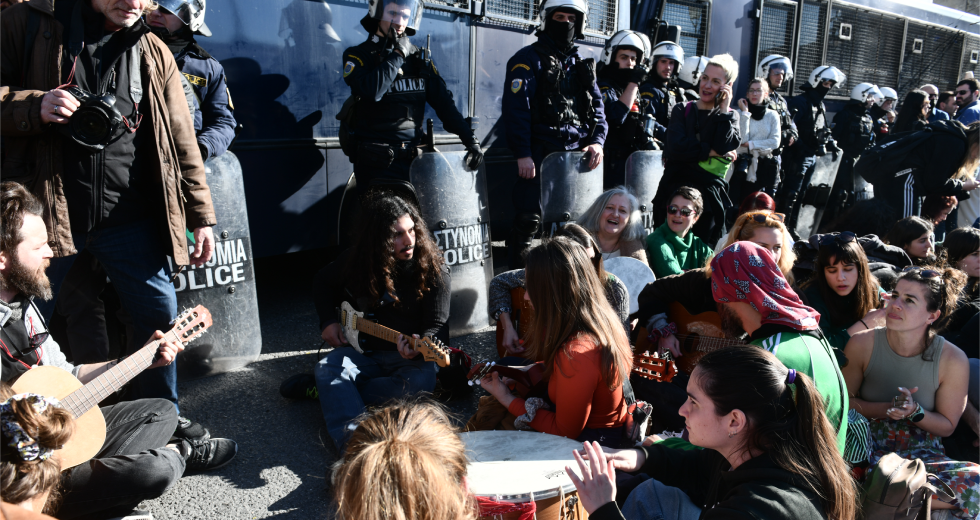 «Ανοίξτε τον δρόμο στον πολιτισμό»