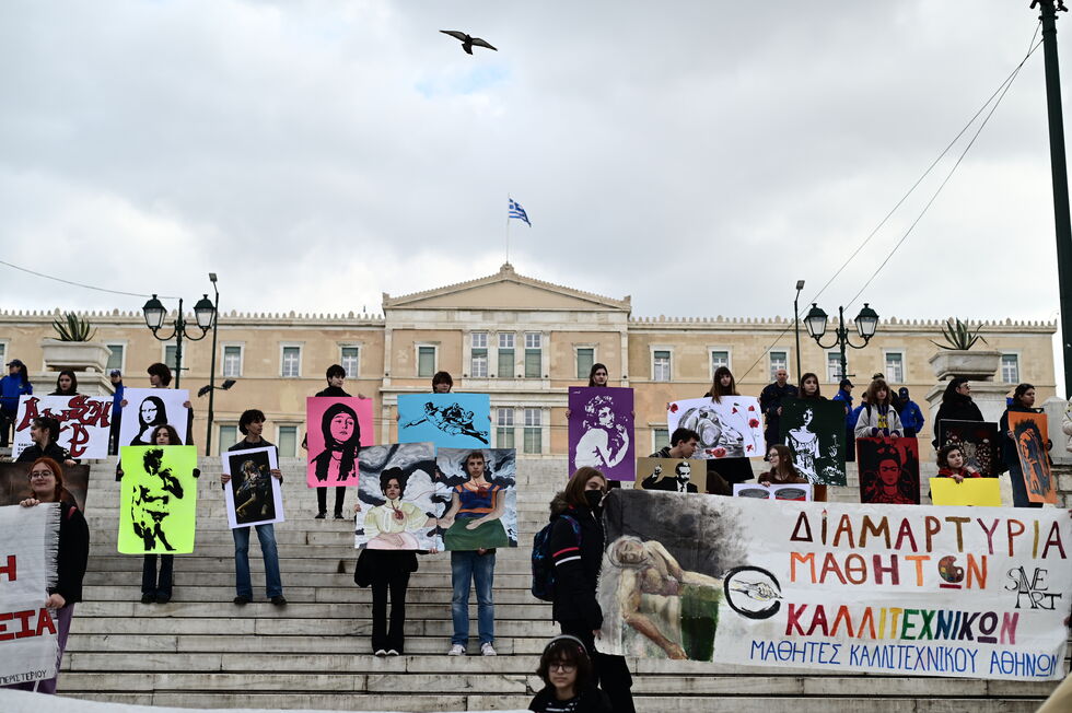 Κυβέρνηση με…τέχνη στον εμπαιγμό