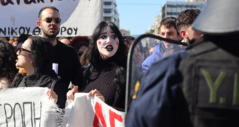 Φραγμοί και χημικά και στον πολιτισμό