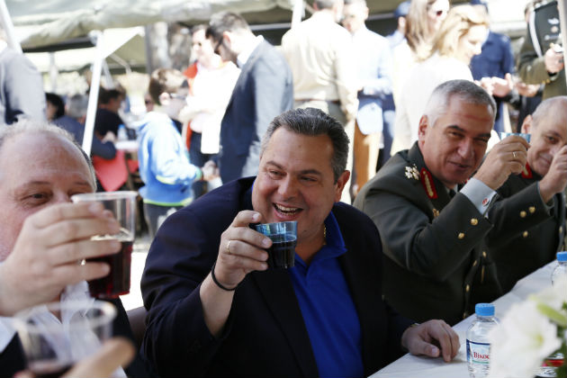 Τα μηνύματα των πολιτικών αρχηγών για το Πάσχα