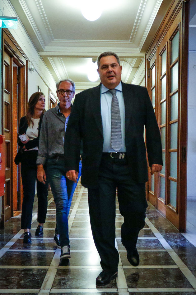 Οι διάλογοι που οδήγησαν στην έξοδο Κοτζιά από την κυβέρνηση