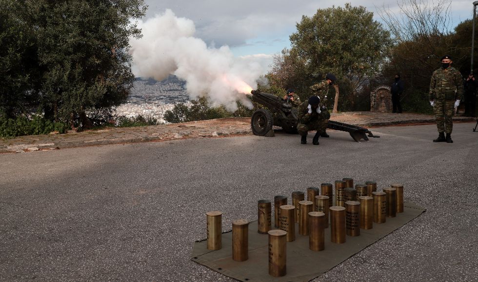 Μεγαλειώδεις εορτασμοί σε μια Αθήνα «φάντασμα»