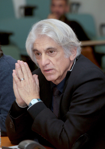 Ξαναδιαβάζοντας τον εθνικό μας ποιητή