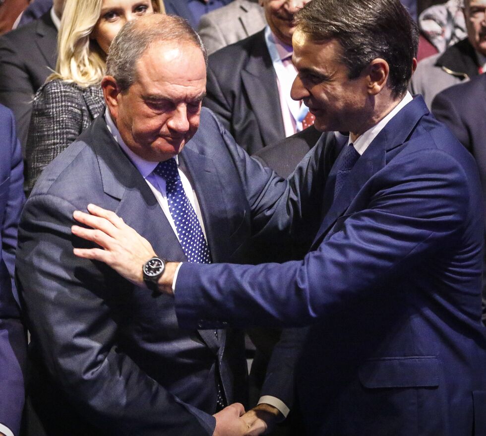 Δύο γόνοι, δύο αρχηγοί, δύο βιβλία