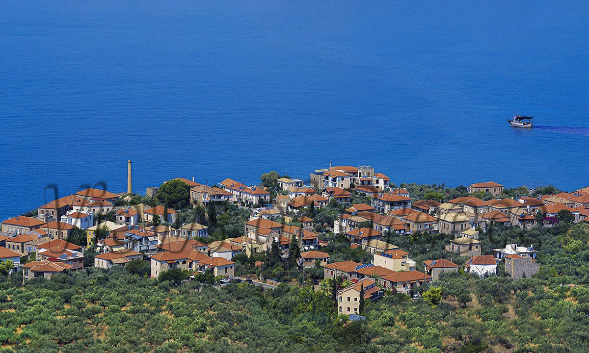Στη μεσαιωνική, παράκτια Καρδαμύλη