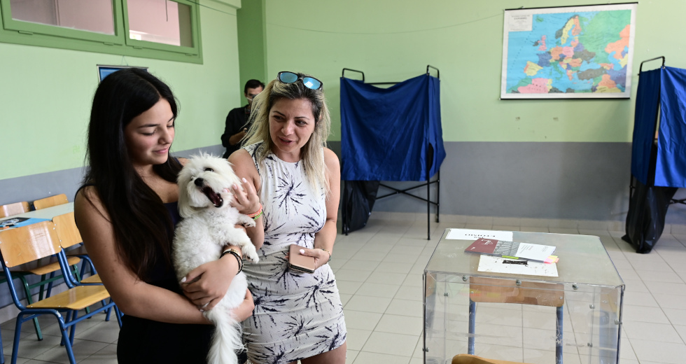 Ξεχωριστοί «πρωταγωνιστές» στα εκλογικά τμήματα