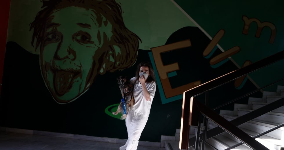 Ξεχωριστοί «πρωταγωνιστές» στα εκλογικά τμήματα