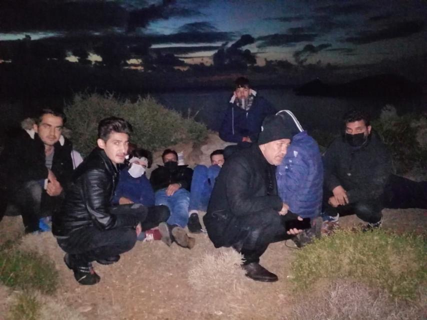 Σήμα κινδύνου εκπέμπουν από τις ακτές της Καρύστου 55 Κούρδοι 