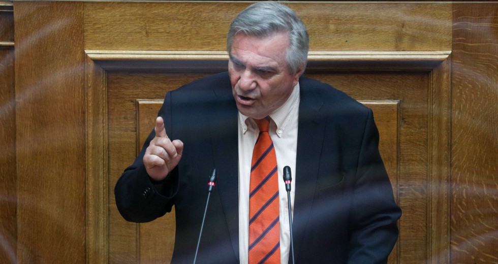 Σφυροκόπημα κατά της κυβέρνησης για την παρακολούθηση Ανδρουλάκη