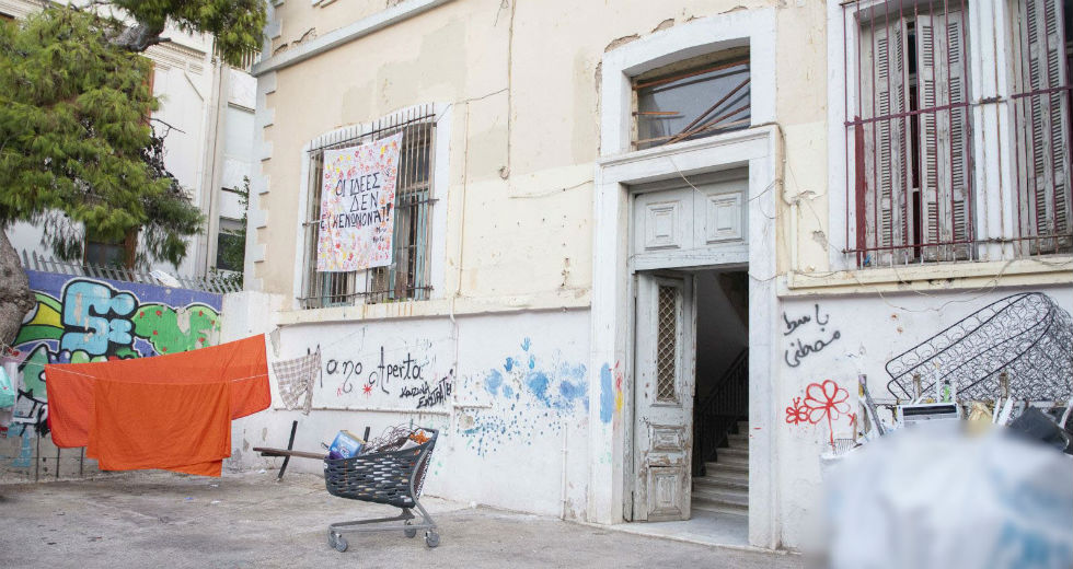 Επιχείρηση της αστυνομίας στην κατάληψη της Μερλιέ και Πρασσά