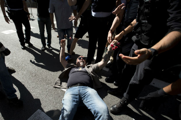 Η Μαδρίτη τραβάει το σκοινί στην κόντρα με την Καταλονία