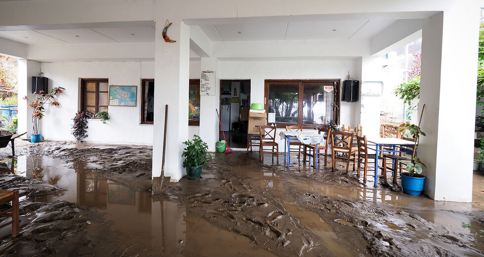 Δυνατή μπόρα 2 ώρες, ζημιές αμέτρητες, θωράκιση μηδέν