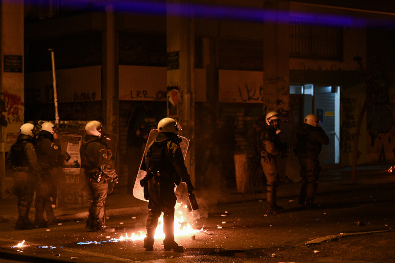 Πάθος στους δρόμους, καταστολή στα Εξάρχεια