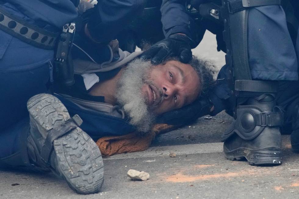 Οργή λαού στη Γαλλία, νέες μεγάλες συγκεντρώσεις αλλά και επεισόδια