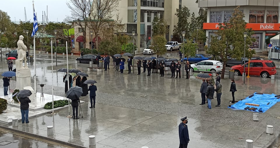 Κρήτη: Λιτές και υπό βροχή οι εκδηλώσεις για την 25η Μαρτίου
