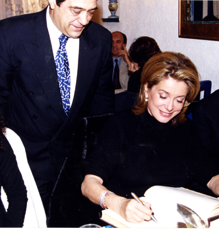 «Κατεβάζει ρολά» αγαπημένο εστιατόριο διασήμων και μη στη Θεσσαλονίκη