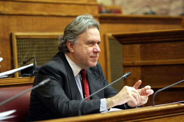 Οι μνημονιακές πολιτικές συρρίκνωσαν το Δημόσιο