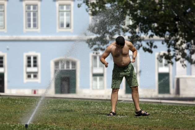 Δριμύ κύμα καύσωνα «σαρώνει» την Ιβηρική