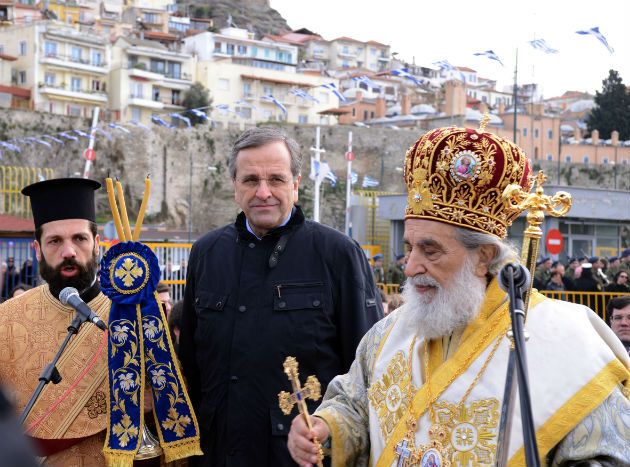 «Θεία φώτιση» πριν από τις εκλογές