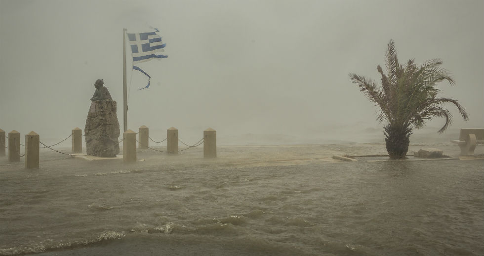 Ιόνιο και Δυτική Πελοπόννησο σαρώνει ο «Ιανός»